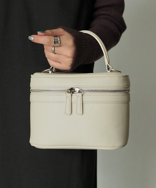 Riberry(リベリー)の「バニティバッグ(ハンドバッグ・レディース・ブラック/アイボリー/ベージュ/グリーン・FREE)」の8枚目の写真