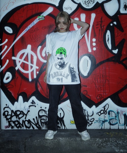 Lulu ＆ Arnie（るるあんどあーにー）の「RODMAN BRAND / ロッドマン ブランド PREMIUM COTTON GRAPHIC T-SHIRT プレミアム コットン グラフィック Tシャツ（Tシャツ/カットソー・メンズ・ホワイト/ブラック・MEDIUM/LARGE/X-LARGE）」の4枚目の写真