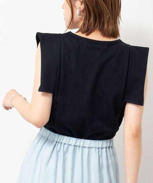 NOLLEY’S Sophi(ノーリーズソフィ)の「ショルダー切替プチスリーブTシャツ(Tシャツ/カットソー・レディース・チャコールグレー/ブラック/ピンク/グリーン/オフホワイト・38)」の2枚目の写真