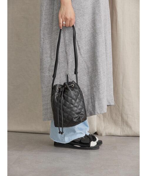 AMERICAN HOLIC（アメリカンホリック）の「キルティング巾着ショルダーバッグ（ショルダーバッグ・レディース・ブラック・FREE）」の2枚目の写真
