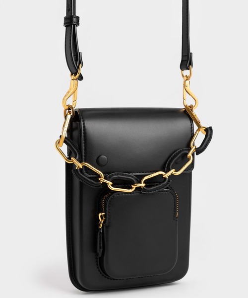 CHARLES & KEITH(チャールズ & キース)の「アンバー チェーンハンドルロングクロスボディバッグ / Amber Chain-Handle Long Crossbody Bag(ショルダーバッグ・レディース・ブラック/レンガ/ブルー系その他3・S)」の4枚目の写真