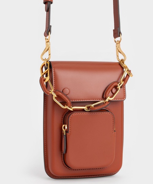 CHARLES & KEITH(チャールズ & キース)の「アンバー チェーンハンドルロングクロスボディバッグ / Amber Chain-Handle Long Crossbody Bag(ショルダーバッグ・レディース・ブラック/レンガ/ブルー系その他3・S)」の12枚目の写真