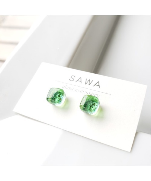 tone（トーン）の「【sawa】スクエアピアス(MA)（ピアス（両耳用）・レディース・パープル/グレー/ターコイズブルー/ブルー/ラベンダー/グリーン系その他/ライトグリーン/スカイブルー/その他/クリア/グリーン・FREE）」の4枚目の写真