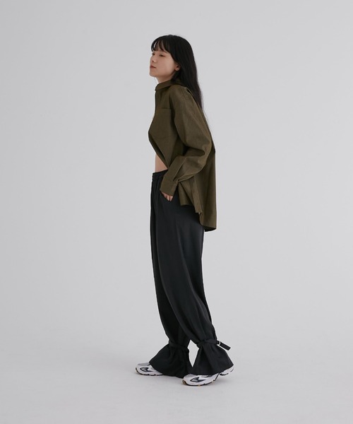最高品質の fukuu（フクウ）の「アセテートサテン 2way ワイドパンツ パンツ