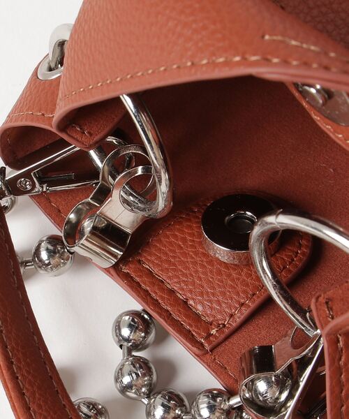 ALTROSE（アルトローズ）の「【ALTROSE】160296 ベル2WAYショルダー 2WAYミニショルダーバッグ 巾着バッグ（ショルダーバッグ・レディース・ベージュ/キャメル/ブラック/アイボリー・FREE）」の7枚目の写真