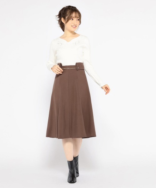 MISCH MASCH（ミッシュマッシュ）の「チェーン付きフレアースカート（スカート・レディース・ブラウン/ブラック/ベージュ・SMALL/MEDIUM）」の4枚目の写真