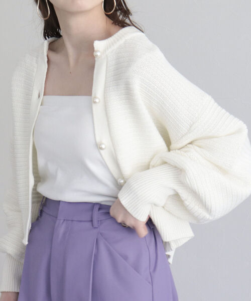fredy emue(フレディエミュ)の「パール釦ボリュームスリーブカーディガン(カーディガン/ボレロ・レディース・オフホワイト/ブルー系その他/ホワイト系その他/ネイビー・38)」の8枚目の写真