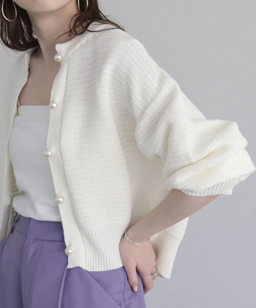 fredy emue(フレディエミュ)の「パール釦ボリュームスリーブカーディガン(カーディガン/ボレロ・レディース・オフホワイト/ブルー系その他/ホワイト系その他/ネイビー・38)」の11枚目の写真