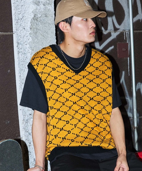 NYUDROP(ニュードロップ)の「【NYUDROP】MONOGRAM KNIT VEST / モノグラムニットベスト(ベスト・メンズ・ベージュ/イエロー/ダークブルー/ブラック・L/XL/M)」の4枚目の写真