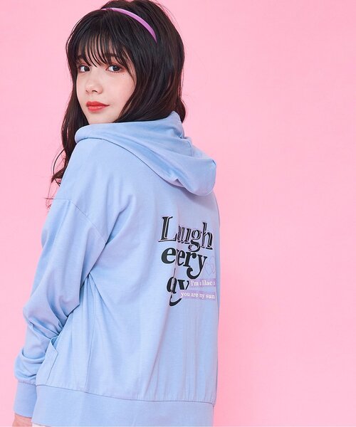 algy（アルジー）の「ガーリーロゴUVカットパーカー（パーカー・キッズ・ブルー/ピンク/オフホワイト・MEDIUM/X-SMALL/XX-SMALL/SMALL）」の3枚目の写真