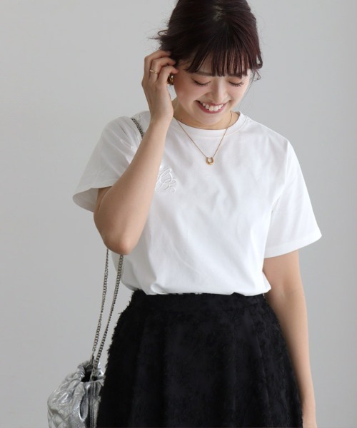 Pierrot(ピエロ)の「シルケット刺繍Tシャツ(Tシャツ/カットソー・レディース・ホワイト×ホワイト/ブラック×ブラック/ホワイト×ネイビー/ネイビー×ホワイト・M/L)」の11枚目の写真