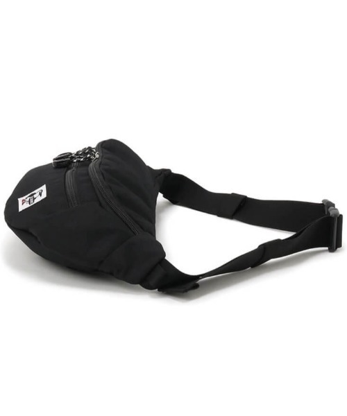 CHUMS(チャムス)の「CHUMS/チャムス ウエストバッグ RECYCLE SMALL WAIST POUCH リサイクルスモールウエストポーチ CH60-3529(ボディバッグ/ウエストポーチ・メンズ・ブラウン/ブラック/ホワイト/ネイビー/グレイッシュベージュ/ライトブルー/レッド/ブラック×ホワイト・FREE)」の16枚目の写真