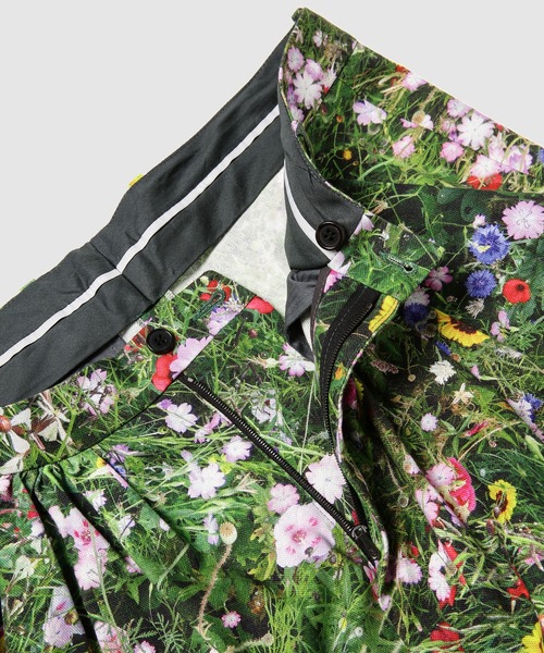 BLESS（ブレス）の「PLEATBERMUDA（その他パンツ・メンズ・グリーン系その他・S/M）」の3枚目の写真
