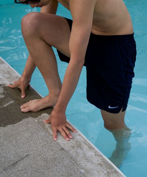 NIKE(ナイキ)の「NIKE/ナイキ EXCLUSIVE SWIM SHORTS/別注 スイムショーツ(その他パンツ・メンズ・ブルー/オリーブ/オレンジ/ブラック/ベージュ/グリーン/インディゴブルー・X-LARGE/MEDIUM/LARGE/SMALL)」の14枚目の写真