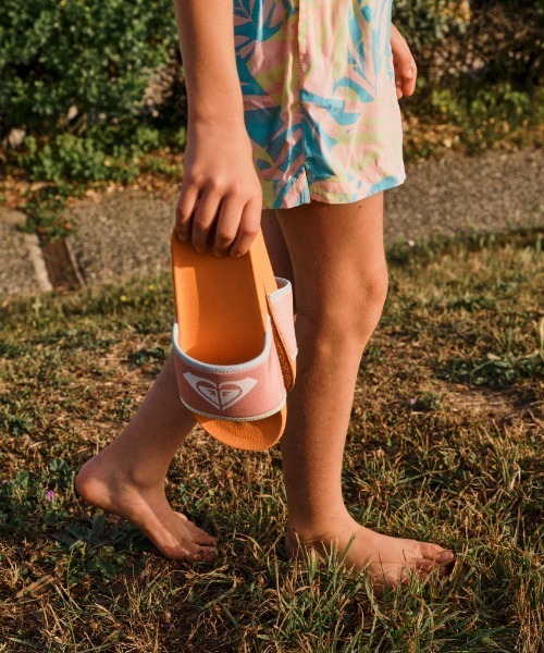 ROXY（ロキシー）の「RG SLIPPY NEO/ロキシーキッズスライドサンダル（サンダル・キッズ・ホワイト・22cm/20cm/18cm）」の6枚目の写真