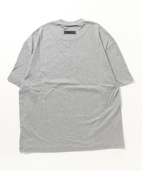 FOG ESSENTIALS（エフオージーエッセンシャルズ）の「FOG ESSENTIALS 1977LOGO  T-SHIRT エッセンシャルズ 1977ロゴ Tシャツ（Tシャツ/カットソー・メンズ・グレー系その他2/ブラック系その他/グレー系その他・L/XXL/XL/M/S）」の5枚目の写真
