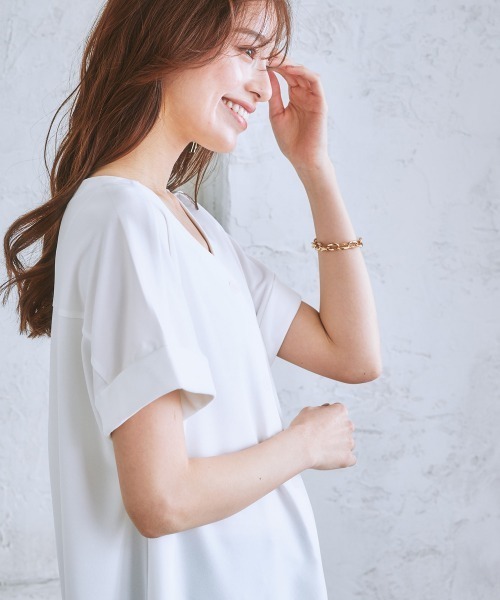 7days Life Styling(セブンデイズライフスタイリング)の「【ひんやり接触冷感】Vネックカットソートップス(Tシャツ/カットソー・レディース・ブラック/ライトグレー/オフホワイト/ネイビー・L/S/M/LL)」の9枚目の写真