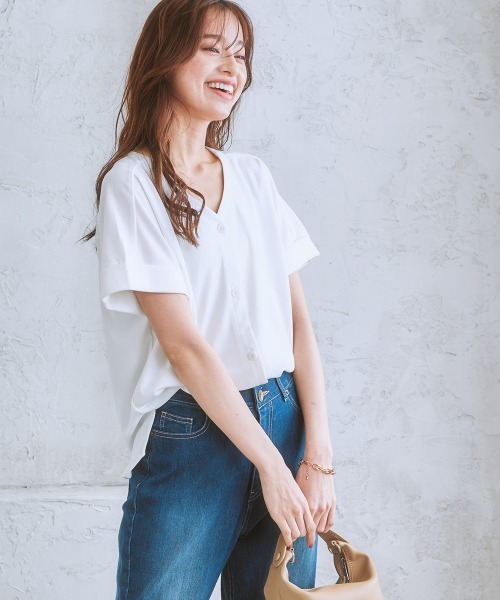 7days Life Styling(セブンデイズライフスタイリング)の「【ひんやり接触冷感】Vネックカットソートップス(Tシャツ/カットソー・レディース・ブラック/ライトグレー/オフホワイト/ネイビー・L/S/M/LL)」の21枚目の写真