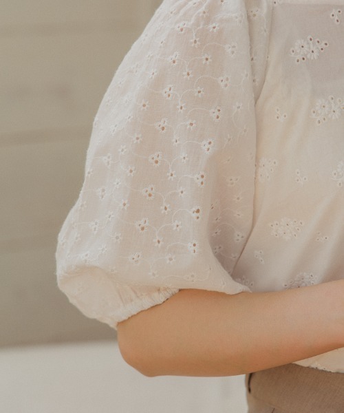 flower（フラワー）の「エンブロイダリーパフトップ（シャツ/ブラウス・レディース・ホワイト/オレンジ・FREE）」の9枚目の写真