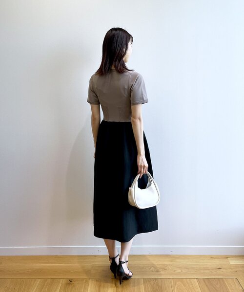 OPAQUE.CLIP（オペークドットクリップ）の「◆カラーブロッキングニットワンピース【洗濯機洗い可/イージーケア】（ワンピース・レディース・ブラック/ベージュ系その他2/グリーン系その他5/チャコール・36/38）」の16枚目の写真