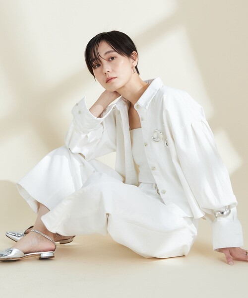 Rie Miller(リエミラー)の「袖ボリュームショート丈デニムシャツ(シャツ/ブラウス・レディース・インディゴブルー/オフホワイト・FREE)」の17枚目の写真