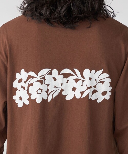 THE DAY ON THE BEACH(ザデイオンザビーチ)の「*【SHIPS別注】THE DAY ON THE BEACH: プリント ロングスリーブ Tシャツ(Tシャツ/カットソー・メンズ・ホワイト/ブラウン/ロイヤルブルー・LARGE/X-LARGE/MEDIUM)」の4枚目の写真