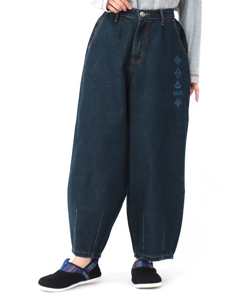 チチカカ（チチカカ）の「ツイル＆デニム刺繍サーカスパンツ（デニムパンツ・レディース・インディゴブルー/アイボリー/カーキ・FREE）」の10枚目の写真