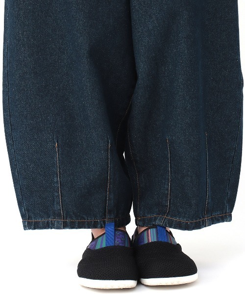 チチカカ（チチカカ）の「ツイル＆デニム刺繍サーカスパンツ（デニムパンツ・レディース・インディゴブルー/アイボリー/カーキ・FREE）」の16枚目の写真