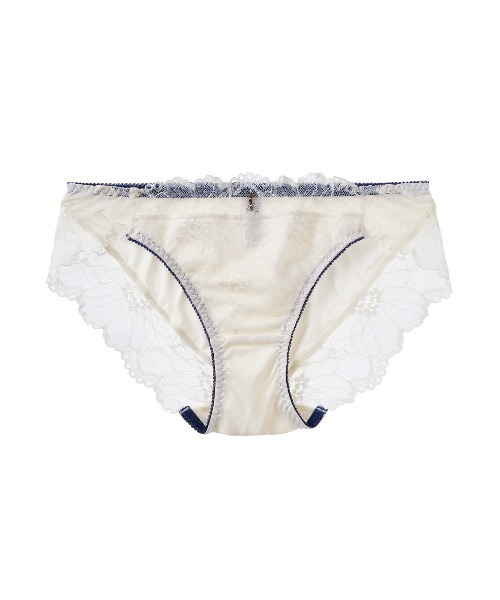 tutuanna（チュチュアンナ）の「ショーツレディース [特盛ブラ]シャルマンノワールフルショーツ（ショーツ・レディース・オフホワイト/ブラック/ピンク/ピンク系その他/パープル系その他/ネイビー/オレンジ/グリーン/ライトグレー/ダークグリーン/グレイッシュブルー/サンドベージュ/ラベンダー/エンジ/コーラルピンク/イエロー/クリーム/ブルー系その他/ミント/ブルー系その他4/黄土色系1/ダークブルー/セージグリーン/ローズ/マスタード/ダークグリーン系1/ダークブラック/ダークパープル/グリーン系4/ピンク系その他7/グリーン系5/ホワイト×ネイビー/グリーン系6/サーモンピンク/レッド系その他6/ホワイト×ブルー・M/L）」の4枚目の写真