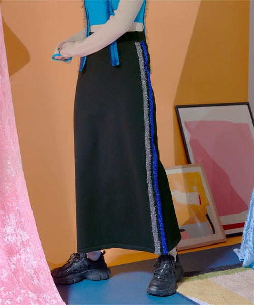 miette(ミエット)の「キラキラサイドラインニットスカート(スカート・レディース・グレー/ブラック・FREE)」の2枚目の写真