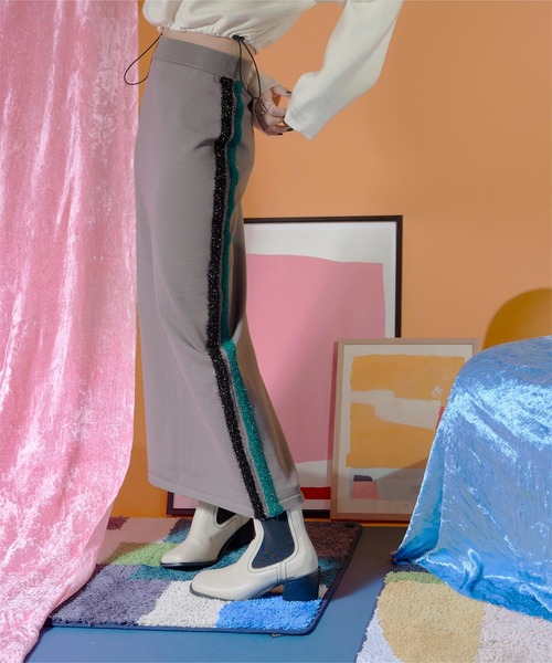 miette(ミエット)の「キラキラサイドラインニットスカート(スカート・レディース・グレー/ブラック・FREE)」の10枚目の写真