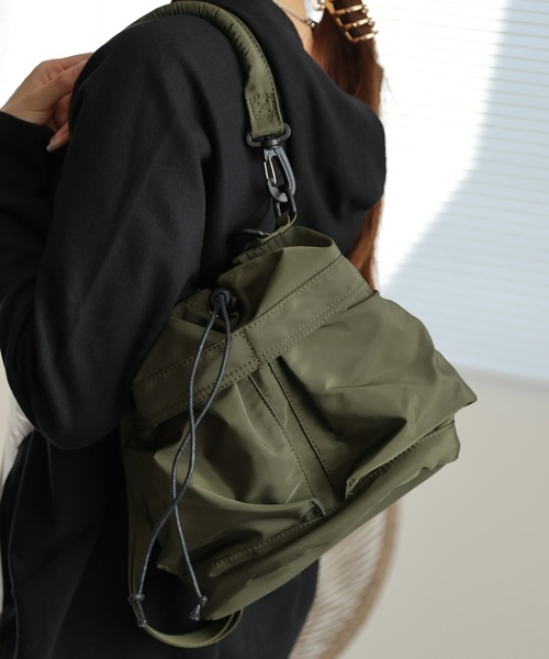 sakishimatokyo(サキシマトーキョー)の「ドローストリング ショルダー 2WAYバッグ(ショルダーバッグ・レディース・ベージュ/ブラック/カーキ・FREE)」の13枚目の写真
