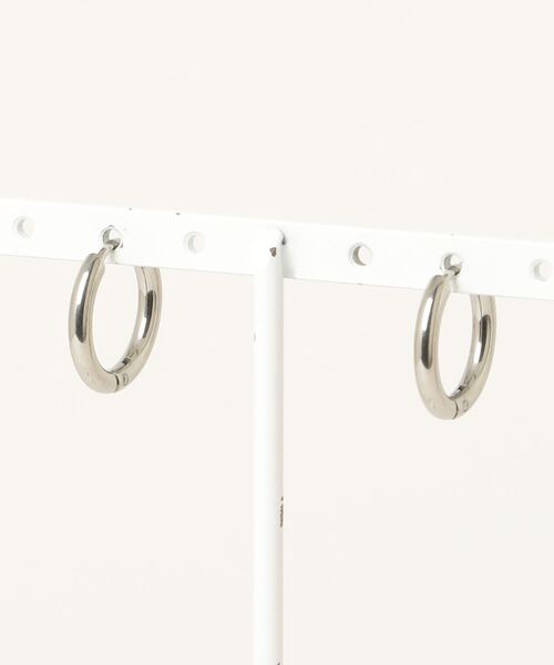 JOHN'S CLOSET(ジョンズクローゼット)の「【40】ステンレス フープピアス 〔2個set〕(ピアス(両耳用)・メンズ・ゴールド系その他/シルバー系その他/シルバー/ブラック/ゴールド・FREE)」の17枚目の写真