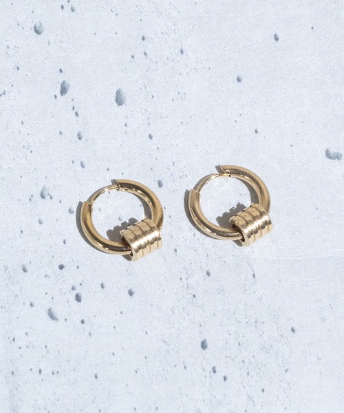 JOHN'S CLOSET(ジョンズクローゼット)の「【40】ステンレス フープピアス 〔2個set〕(ピアス(両耳用)・メンズ・ゴールド系その他/シルバー系その他/シルバー/ブラック/ゴールド・FREE)」の5枚目の写真