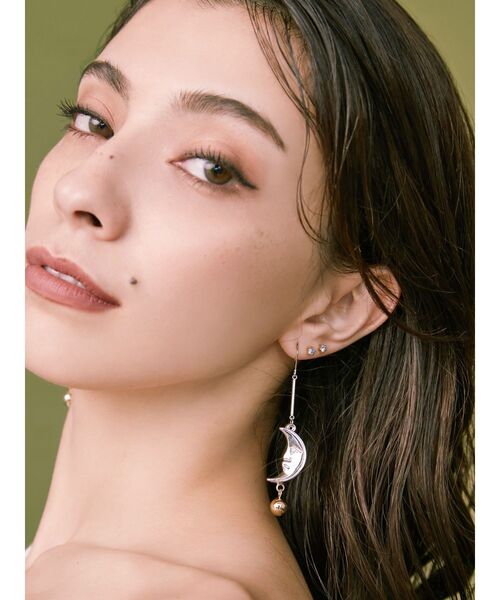 EVRIS(エヴリス)の「SUNNY BALLピアス(ピアス(両耳用)・レディース・シルバー/ゴールド・FREE)」の4枚目の写真