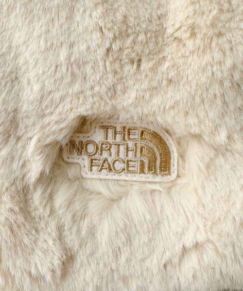 THE NORTH FACE（ザノースフェイス）の「国内未発売 THE NORTH FACE(ザ・ノースフェイス)/ブランドロゴワンポイント ショート ファーマフラー/FUR MUFFLER（マフラー・レディース・ブラック/キャメル/ベージュ/ライトグレー・FREE）」の7枚目の写真