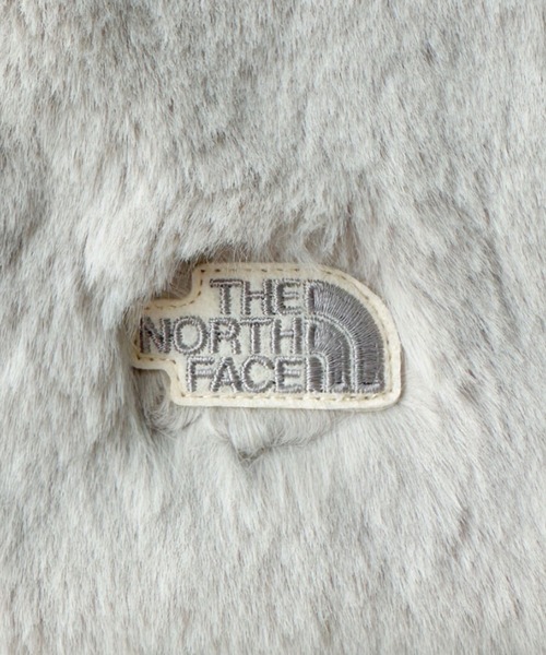 THE NORTH FACE（ザノースフェイス）の「国内未発売 THE NORTH FACE(ザ・ノースフェイス)/ブランドロゴワンポイント ショート ファーマフラー/FUR MUFFLER（マフラー・レディース・ブラック/キャメル/ベージュ/ライトグレー・FREE）」の22枚目の写真