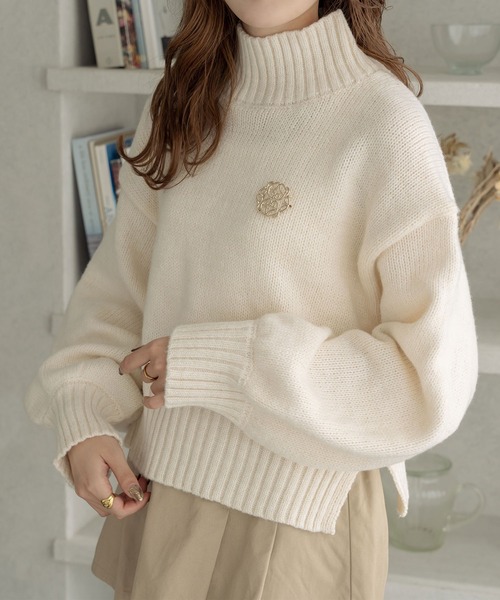 Ambre Neige（アンブルネージュ）の「ラメハイネックニット＆ブローチセット／WEB/EC限定商品（ニット/セーター・レディース・チャコールグレー/ベビーピンク/アイボリー/ブラック・FREE）」の5枚目の写真