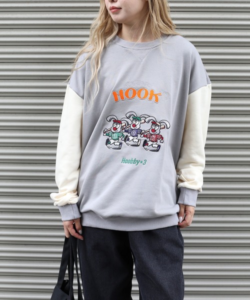 HOOK(フック)の「HOOK -original- アメカジカートゥーンキャラクター刺繍袖配色スウェット(スウェット・メンズ・グレー/ネイビー・M/L/XL)」の21枚目の写真