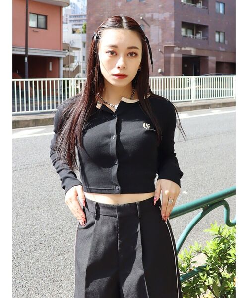 EVRIS（エヴリス）の「ワンポイントフロントボタンショートトップス（Tシャツ/カットソー・レディース・その他1/グリーン/ブラック/ホワイト・FREE）」の16枚目の写真