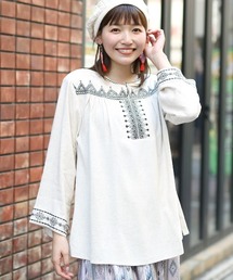 ティピ刺繍ブラウス