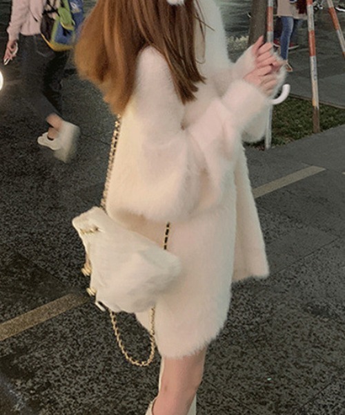 FREE STYLISTS(フリー スタイリスト)の「YUGA_YGMC Vネック シャギーボア ミニワンピース(ワンピース・レディース・ホワイト/レッド/ライトブルー/ブラック/ベージュ・FREE)」の7枚目の写真
