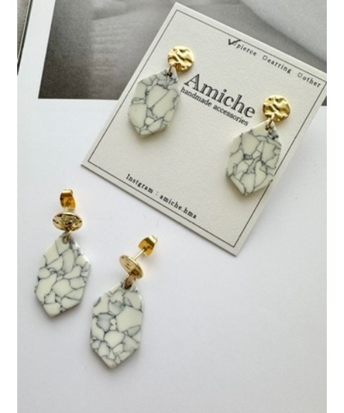 tone(トーン)の「【Amiche】大理石柄ピアス(MA)(ピアス(両耳用)・レディース・ゴールド・FREE)」の2枚目の写真
