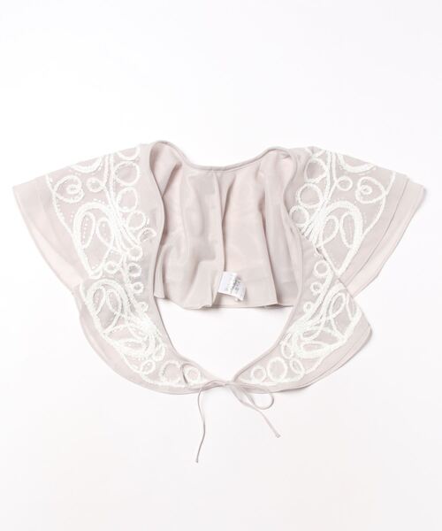 SALON adam et rope'（サロン アダム エ ロペ）の「オーガンジーエンブロイダリーラッフルストール/付け襟（ストール/ショール・レディース・ベージュ/ブラック・FREE）」の12枚目の写真