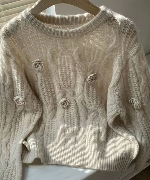 Primazel（プリマゼル）の「フラワーニットコサージュセーター（ニット/セーター・レディース・アイボリー/モカ・M）」の4枚目の写真