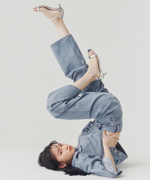 NATURAL BEAUTY BASIC（ナチュラルビューティーベーシック）の「◇デニムショートブルゾン（デニムジャケット・レディース・ダークブルー/ブルー/ブルー系その他2・MEDIUM/SMALL）」の9枚目の写真