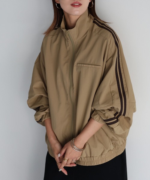 Riberry（リベリー）の「配色ダブルジップナイロントラックジャケット（ブルゾン・レディース・アイボリー/ブラック/グレイッシュベージュ/チャコールグレー/ベージュ・FREE）」の4枚目の写真