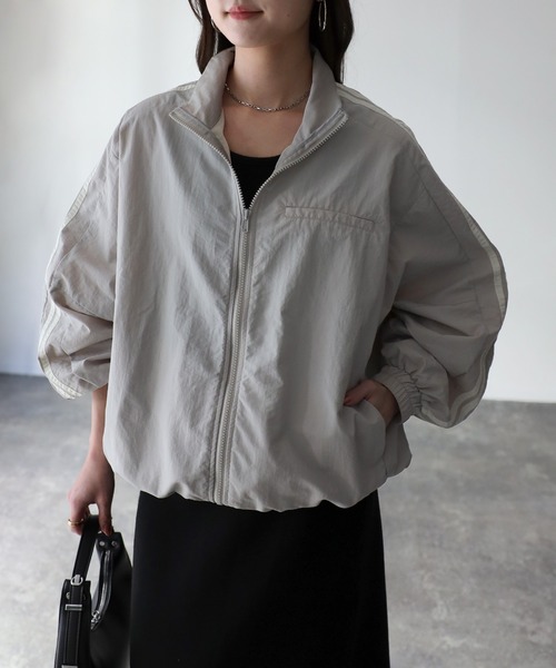 Riberry（リベリー）の「配色ダブルジップナイロントラックジャケット（ブルゾン・レディース・アイボリー/ブラック/グレイッシュベージュ/チャコールグレー/ベージュ・FREE）」の6枚目の写真