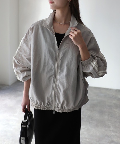 Riberry（リベリー）の「配色ダブルジップナイロントラックジャケット（ブルゾン・レディース・アイボリー/ブラック/グレイッシュベージュ/チャコールグレー/ベージュ・FREE）」の7枚目の写真