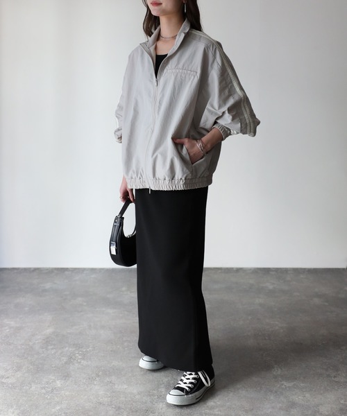 Riberry（リベリー）の「配色ダブルジップナイロントラックジャケット（ブルゾン・レディース・アイボリー/ブラック/グレイッシュベージュ/チャコールグレー/ベージュ・FREE）」の8枚目の写真